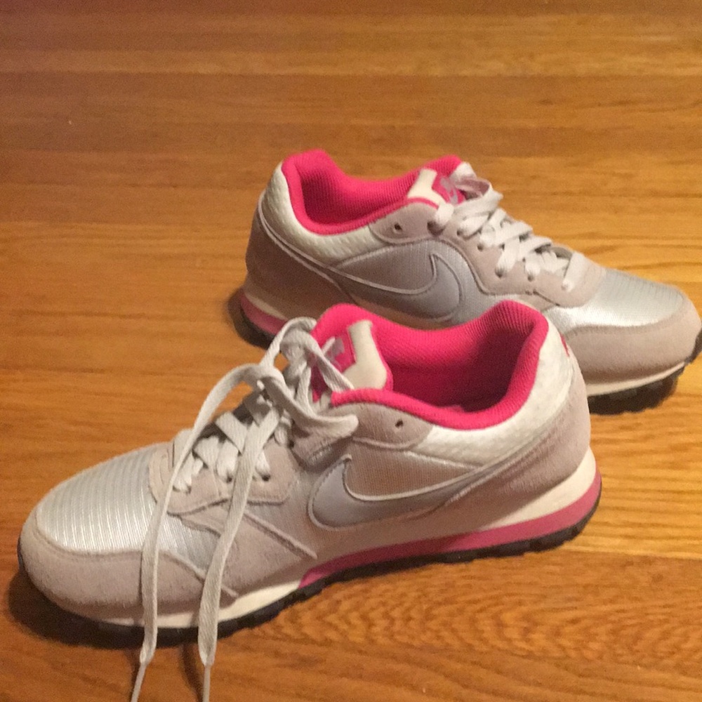 NIKE MD RUNNER - Picture 2 of 3